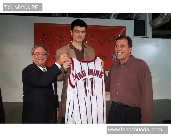 姚明身高优势揭秘视频展现篮球巨星的风采与魅力