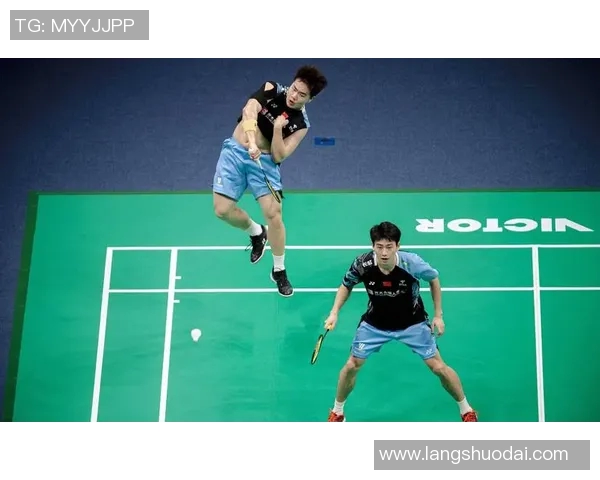 杭州羽毛球队与成都羽毛球队赛后复盘分析灵活性表现与战术对比